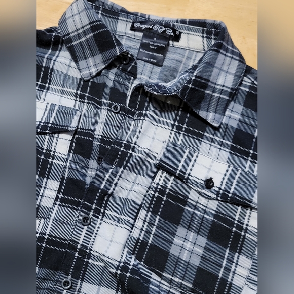 Cowgirl Tuff Co ladies plaid button down long-sleeved Shirt - Picture 7 of 8